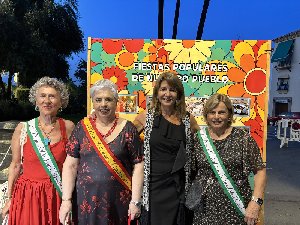 <a href='javascript:PopupPic('https://alhaurin.com/noticias/imagenes/2026/Septiembre/fiesta_de_los_60.jpg')'><img src='https://alhaurin.com/nuevo/imagenes/lupita.gif'></a> Reinas y damas de honor